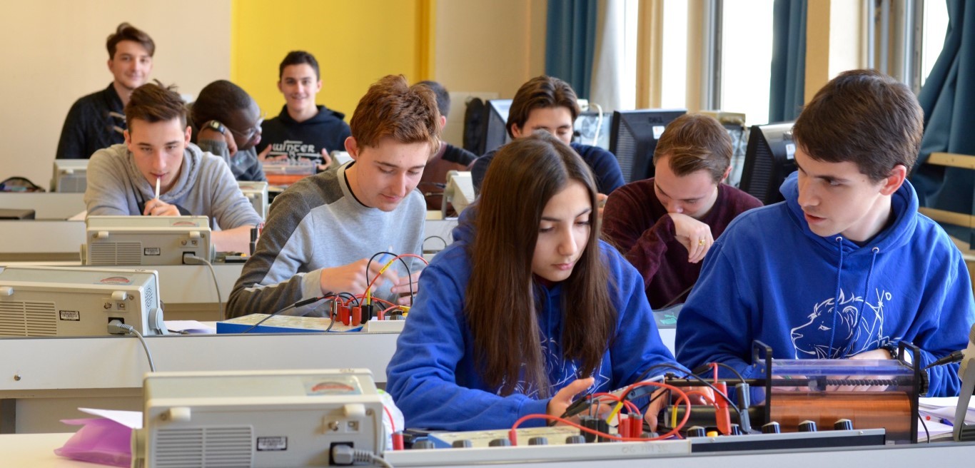 établissement scolaire vaulx-en-velin