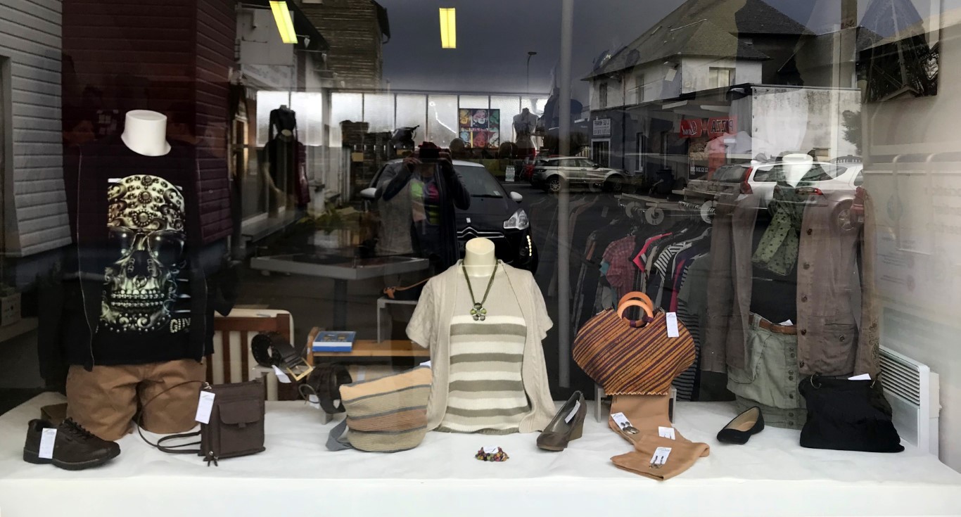 retail vitrolles